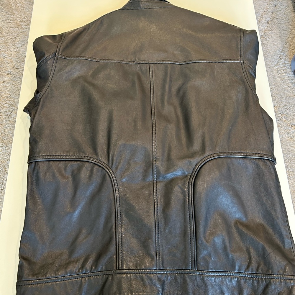 Excellent Condition 100% Leather Jacket - image 3